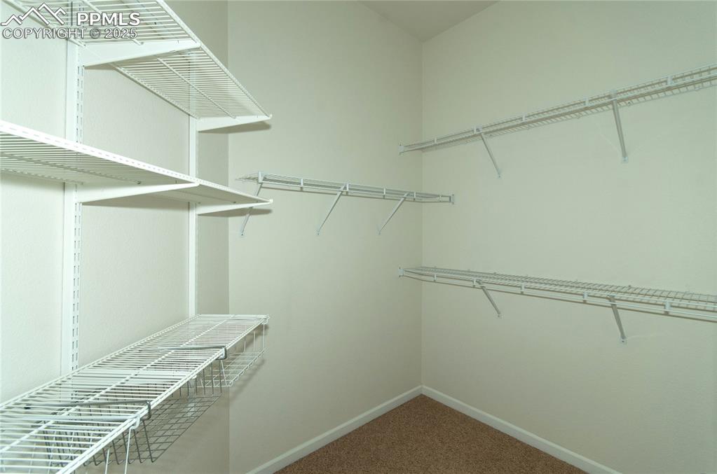 Image 28 of 45: Closet
