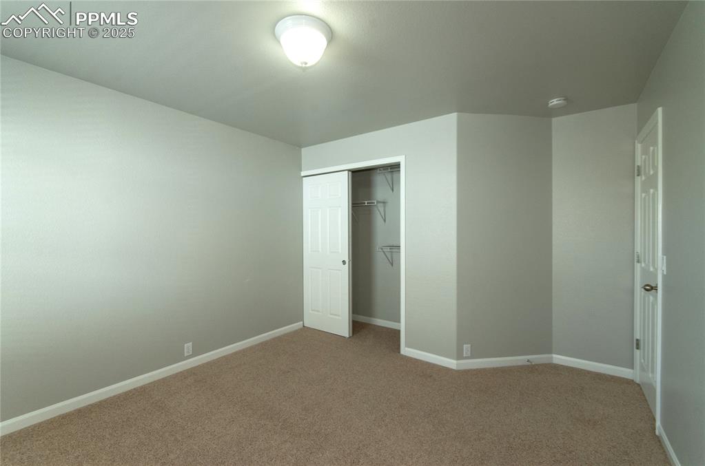 Image 35 of 45: Bedroom
