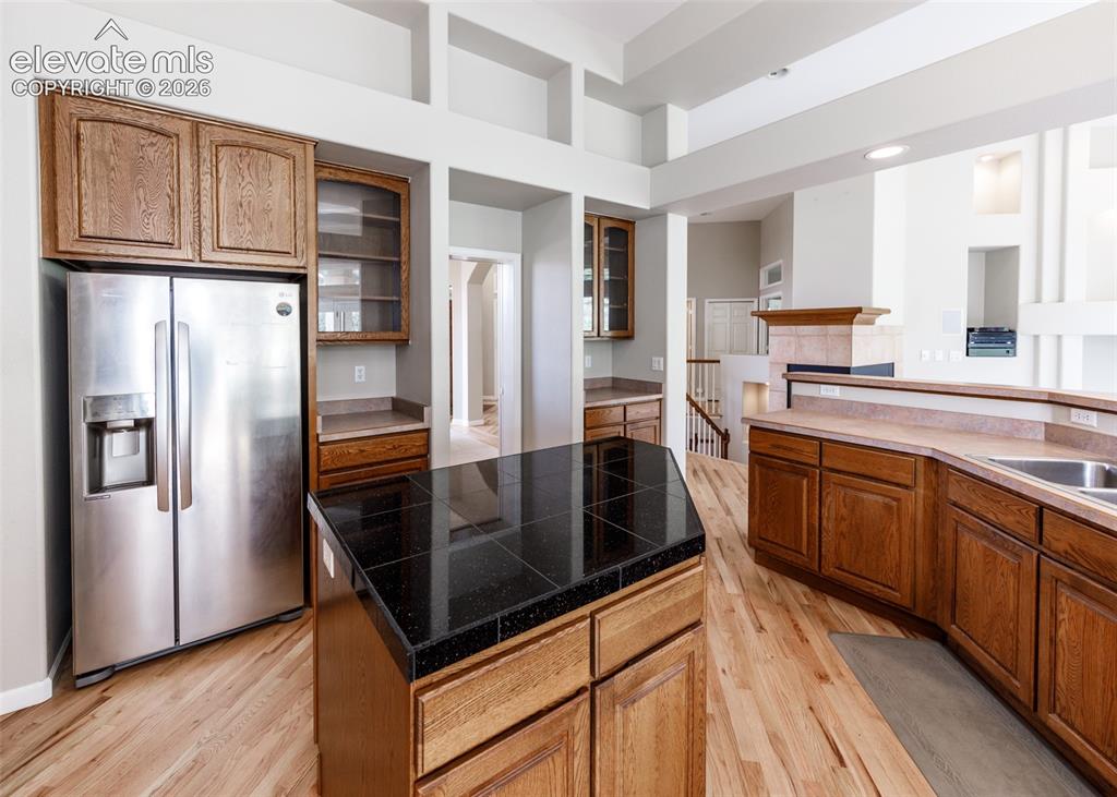 Image 19 of 50: Kitchen