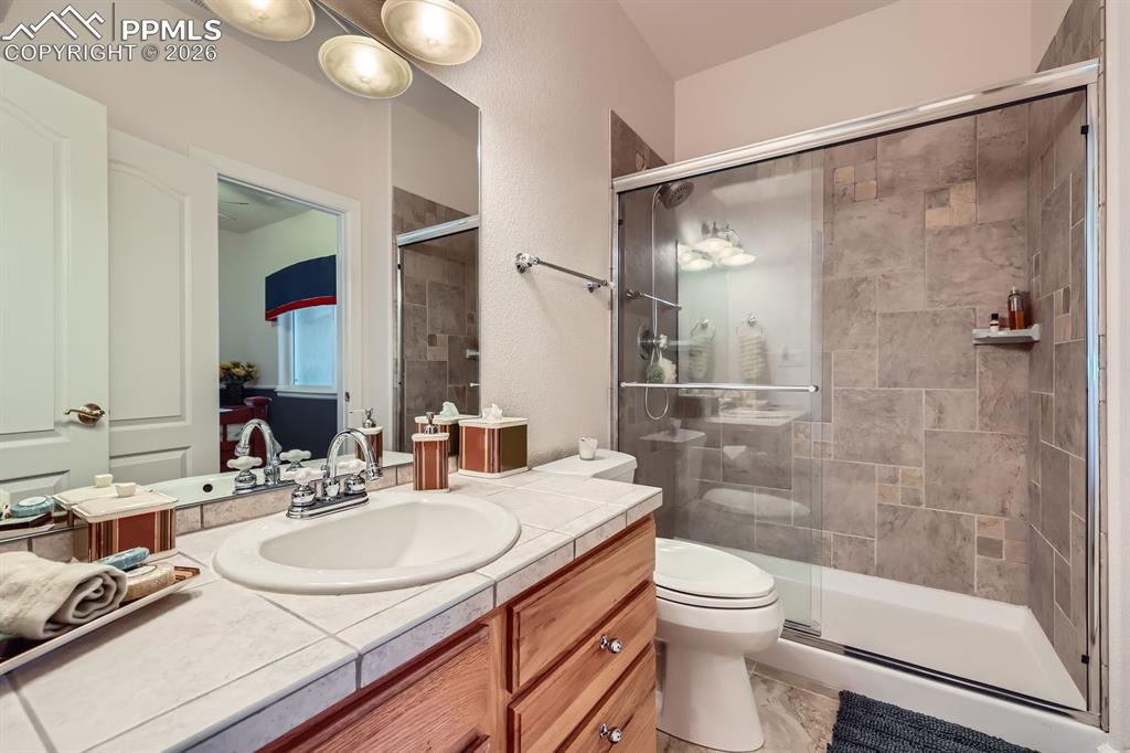 Image 45 of 50: Bathroom