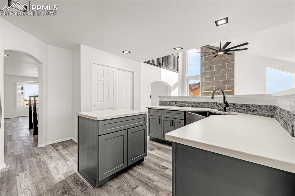 Image 14 of 49: Kitchen