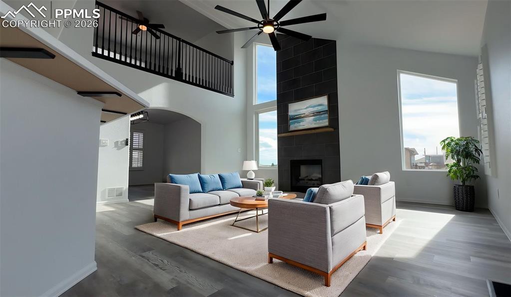 Image 19 of 49: Living Room