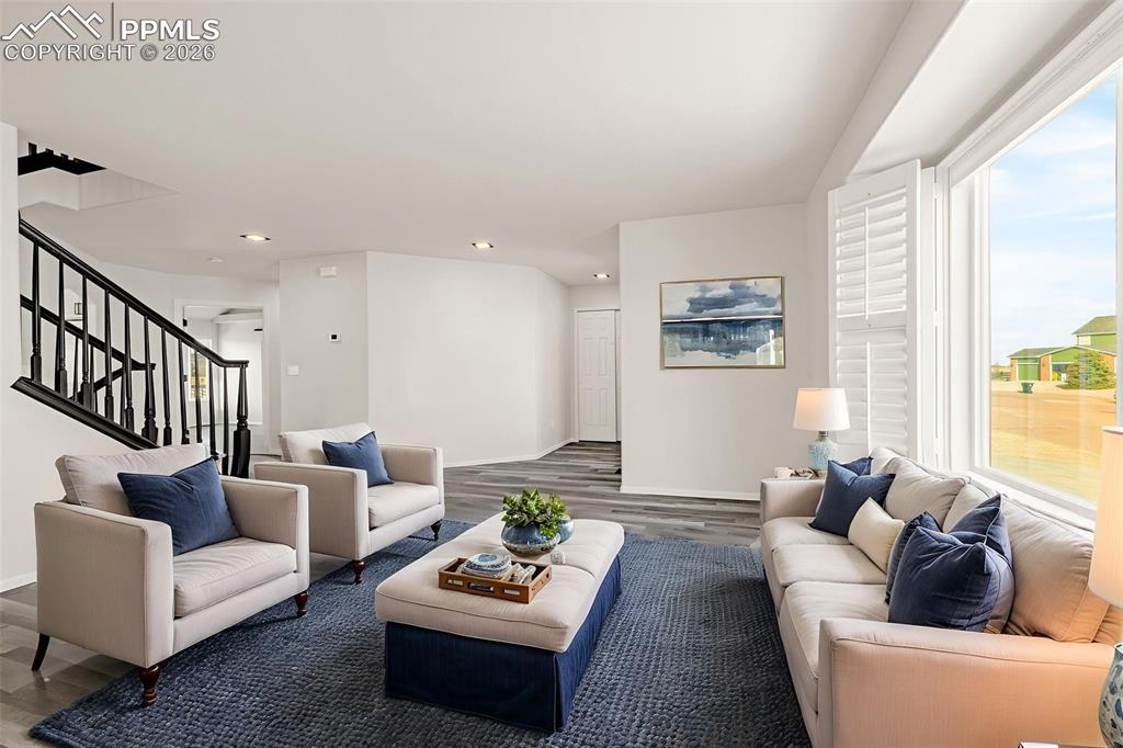 Image 26 of 49: Living Room