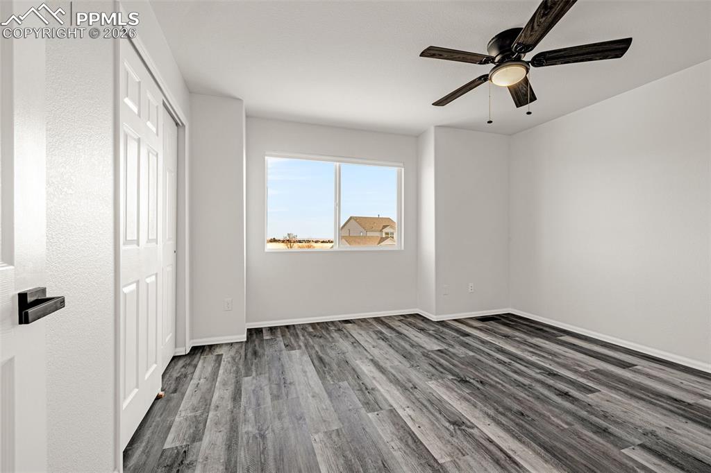 Image 32 of 49: Bedroom