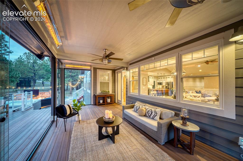Image 17 of 50: Sun Room