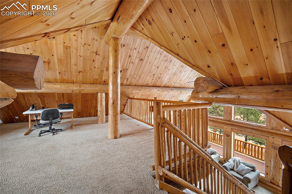 Image 21 of 28: Office