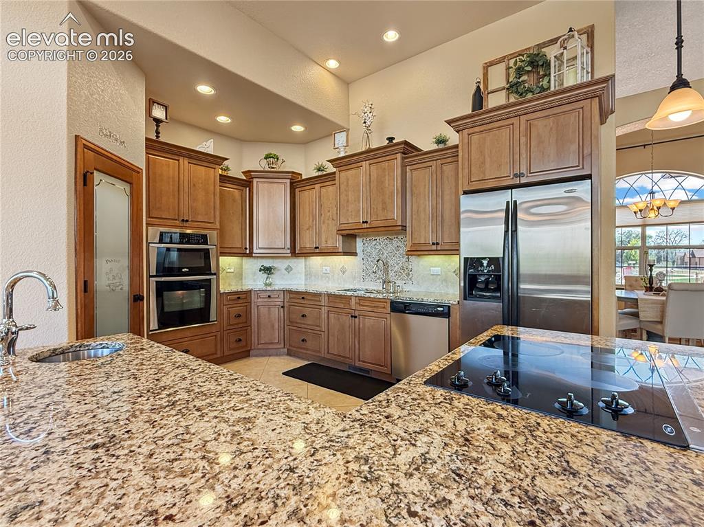 Image 12 of 48: Kitchen