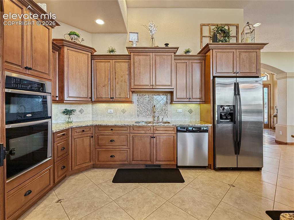 Image 13 of 48: Kitchen