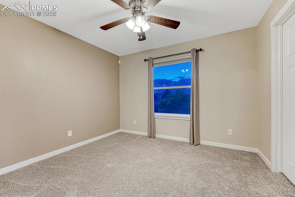 Image 20 of 50: Junior suite on upper level with full attached bathroom and walk-in closet!