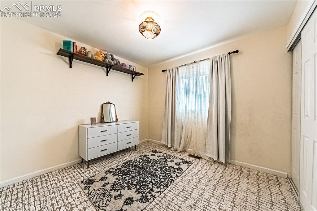 Image 24 of 48: Bedroom