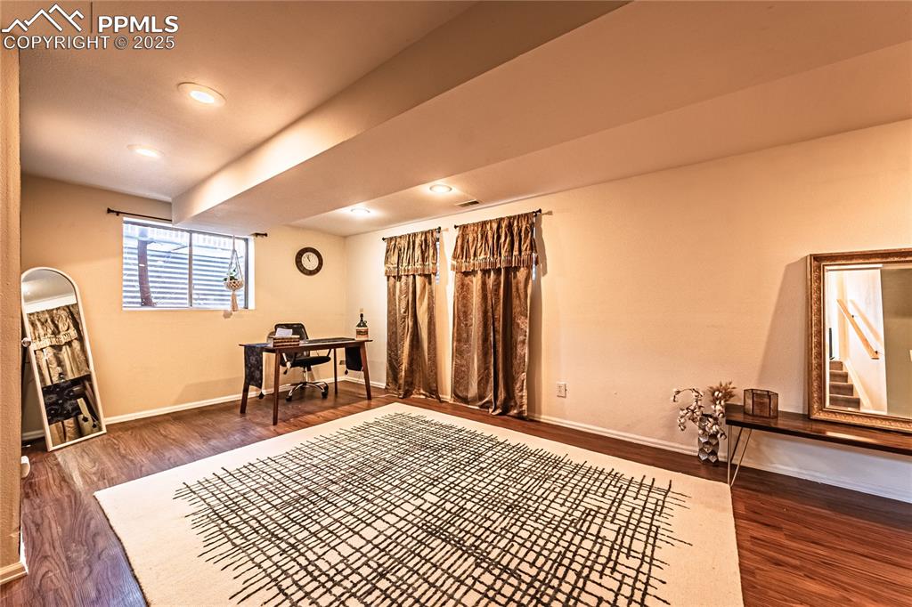 Image 38 of 48: Sitting Room