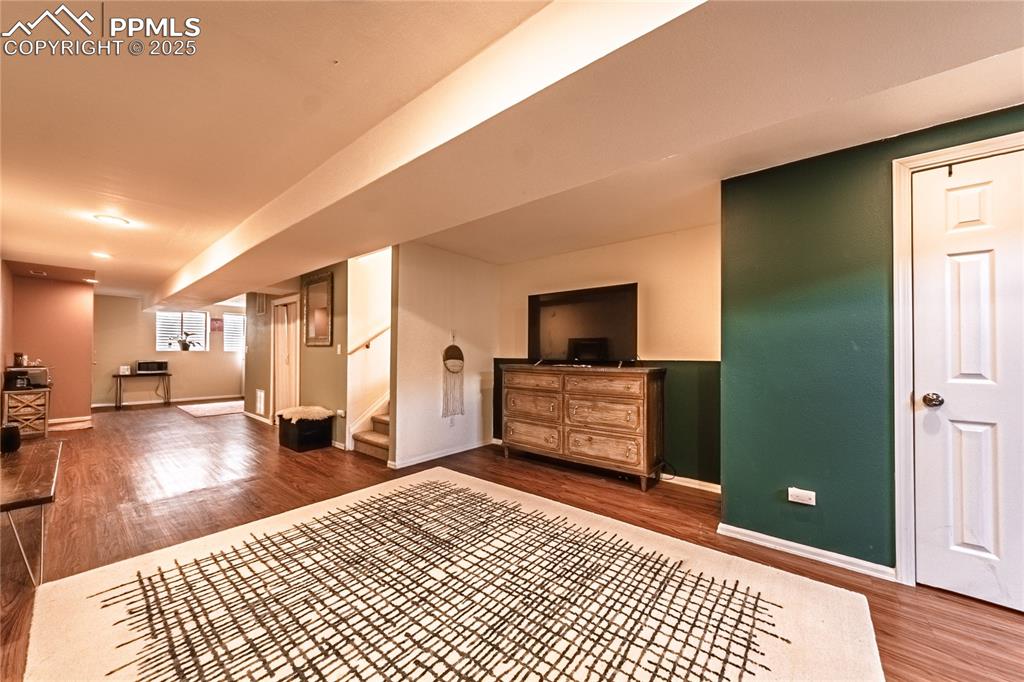 Image 40 of 48: Bedroom