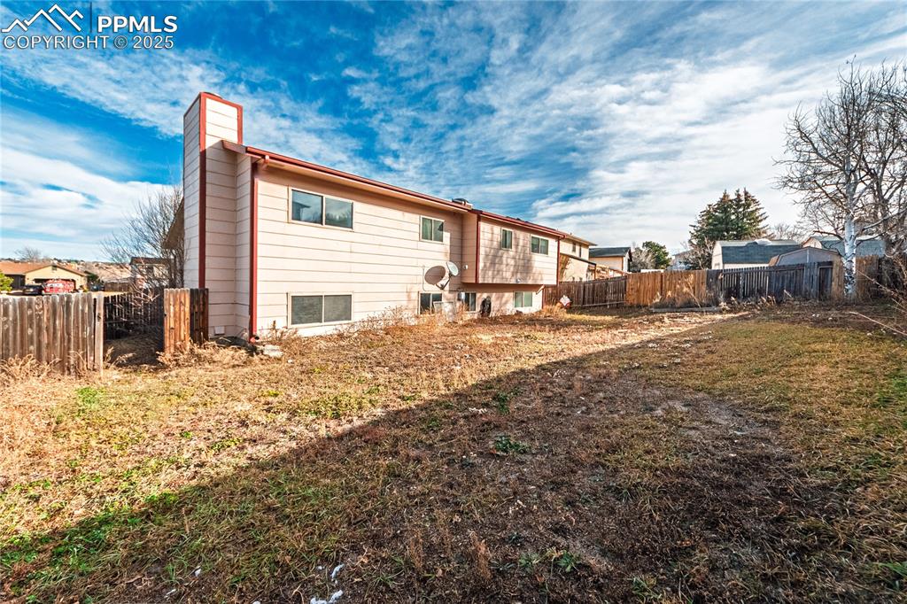 Image 45 of 48: Back of Structure