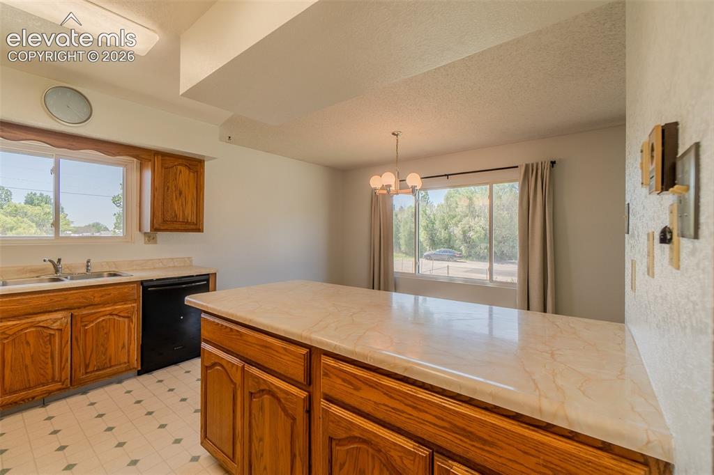 Image 12 of 49: Kitchen