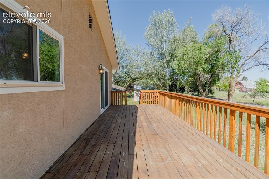 Image 17 of 49: Deck