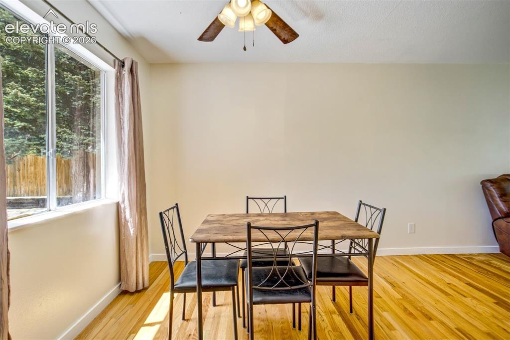 Image 12 of 39: Dining Area
