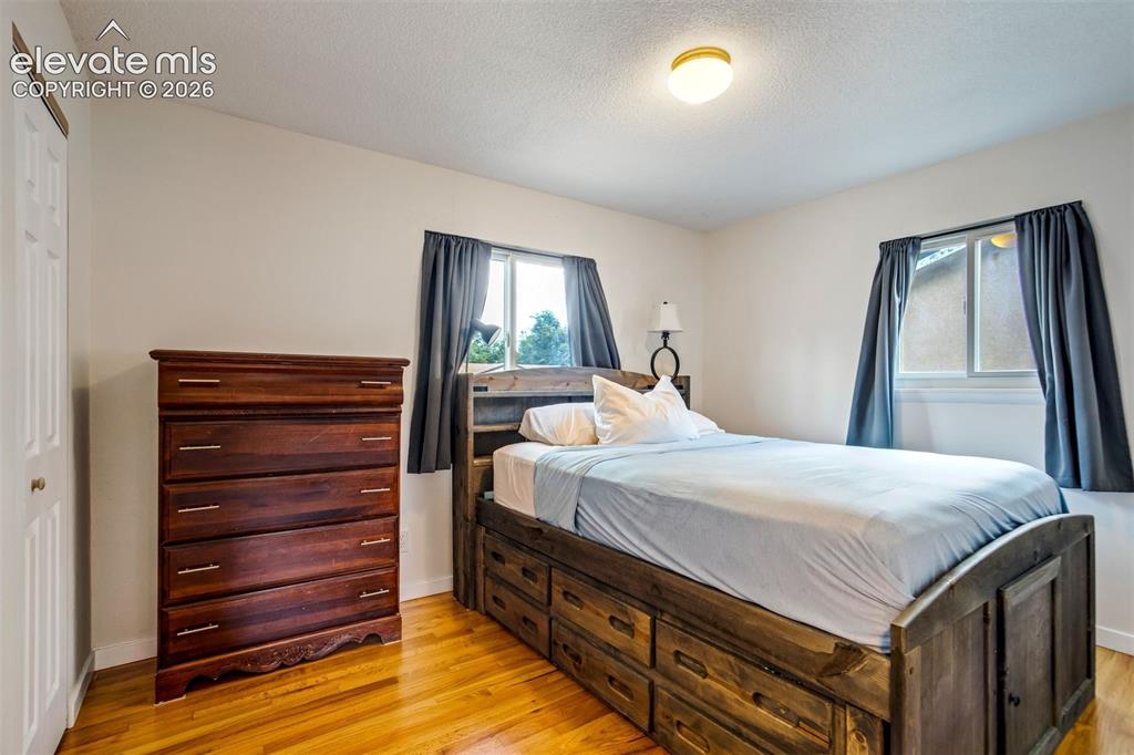 Image 17 of 39: Bedroom