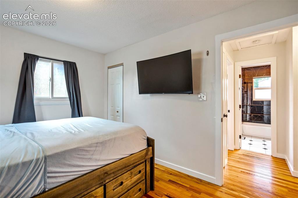 Image 18 of 39: Bedroom