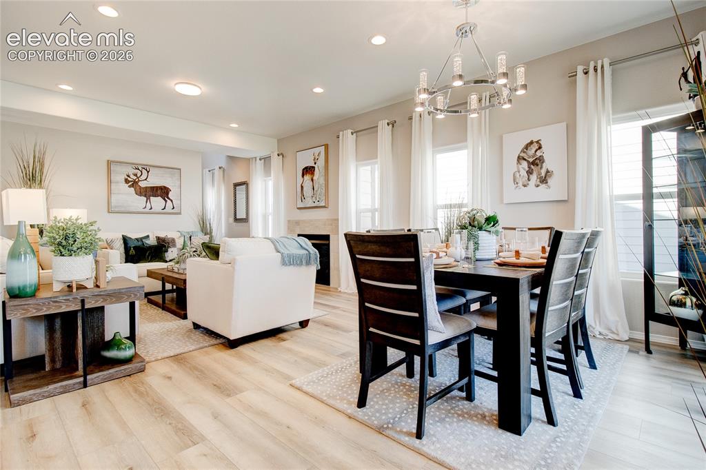 Image 13 of 42: Dining Area