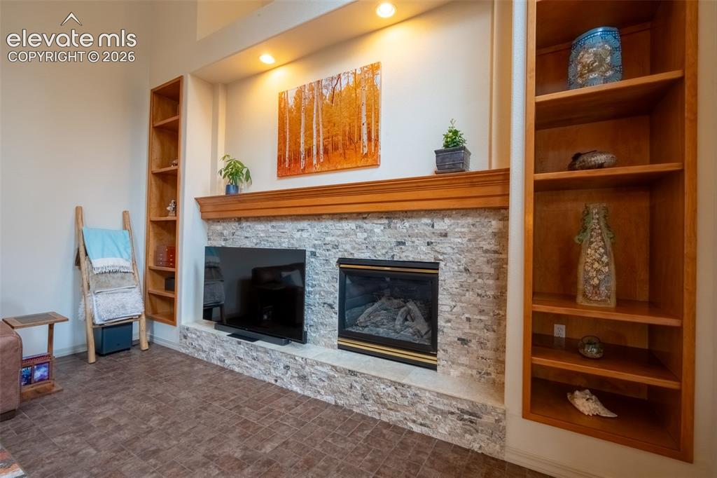 Image 17 of 49: Living room with walk out - main floor