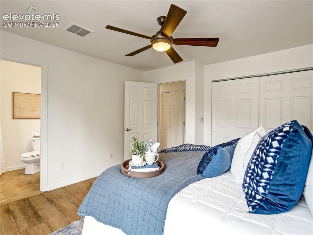 Image 15 of 33: Bedroom