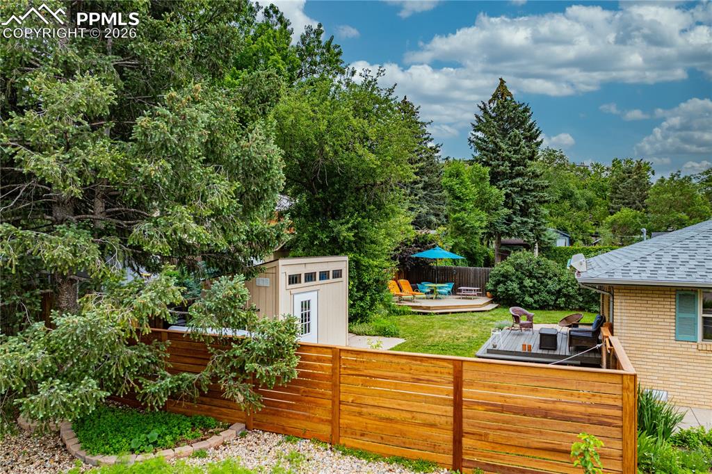 Image 16 of 36: Yard