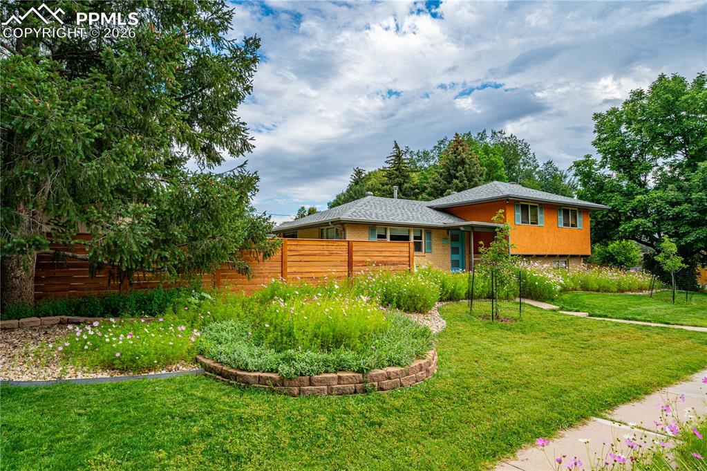 Image 29 of 36: Front of Structure