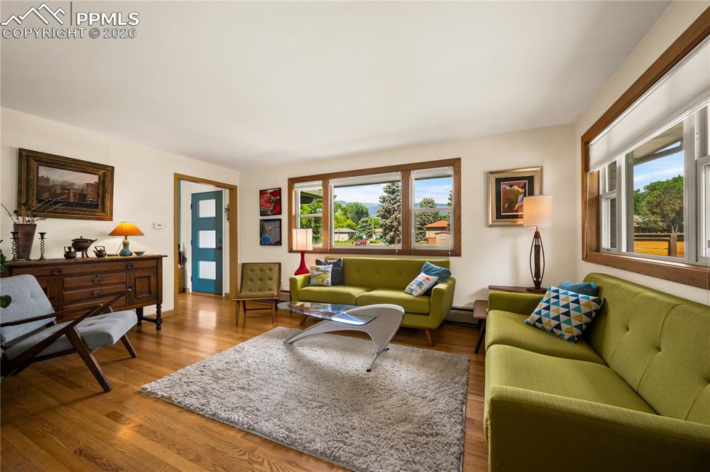 Image 3 of 36: Living Room