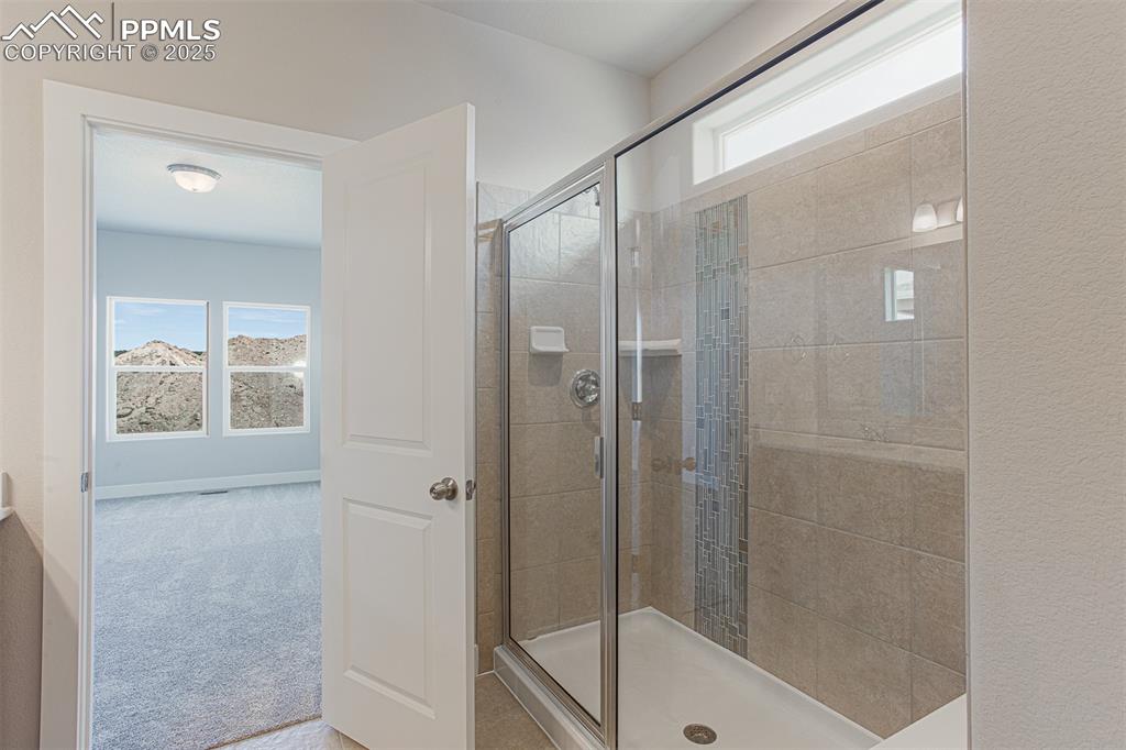 Image 16 of 23: Bathroom
