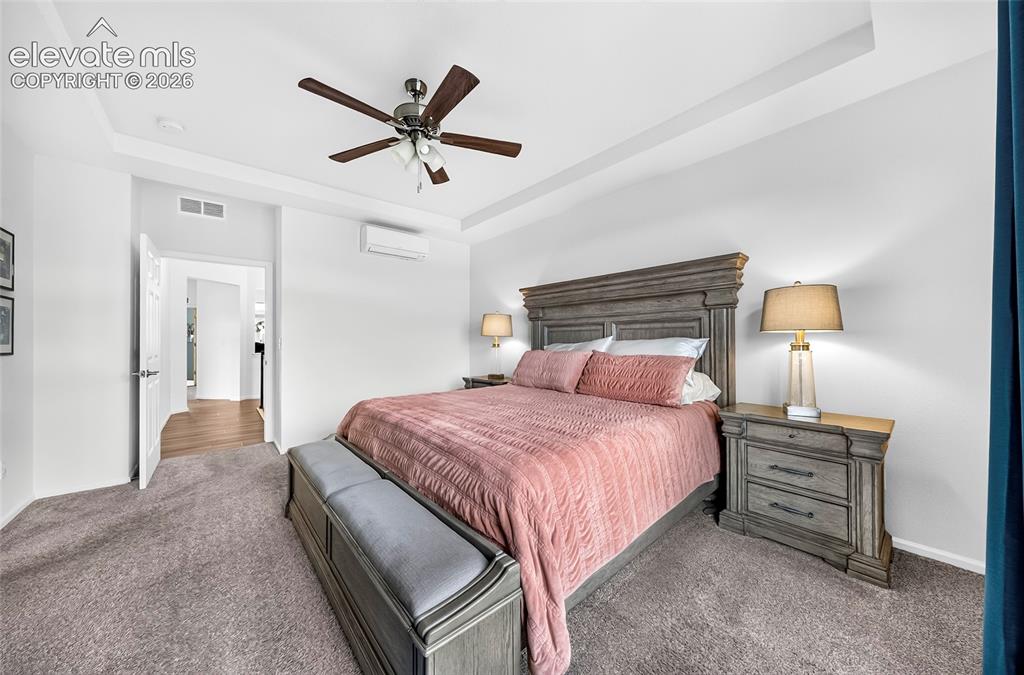 Image 14 of 41: Bedroom