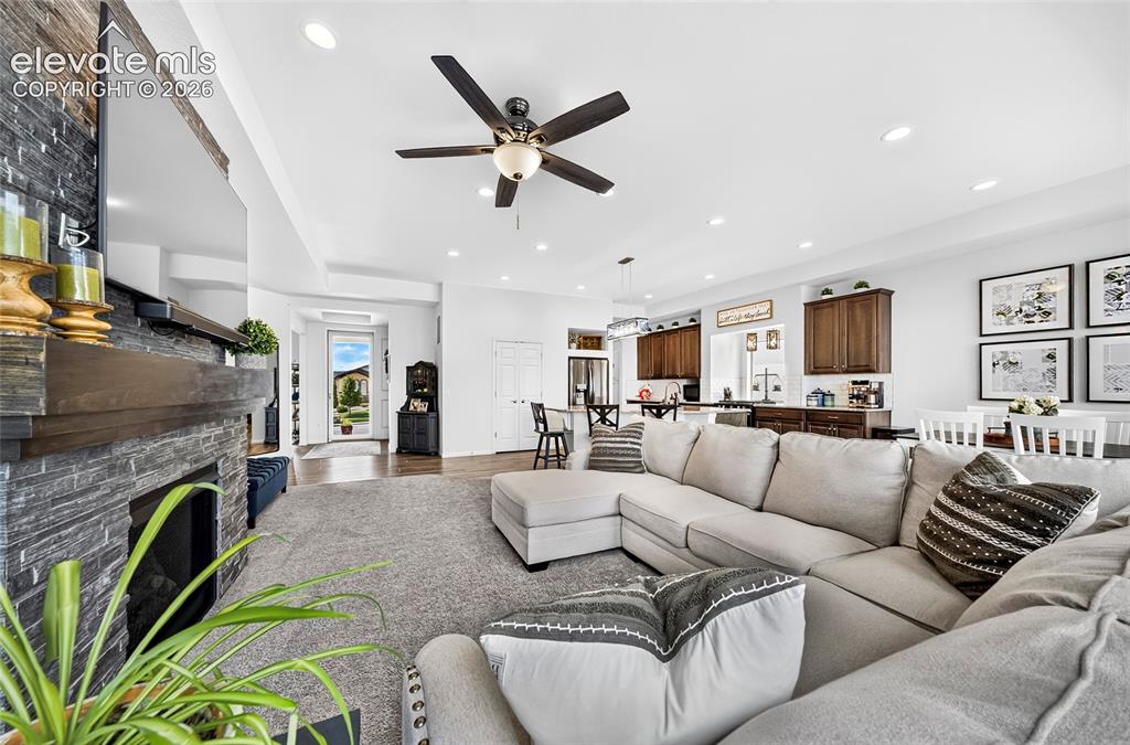 Image 4 of 41: Living Room