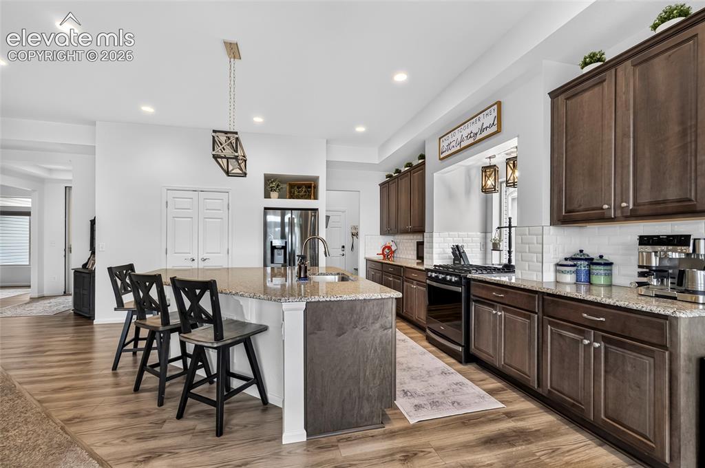 Image 9 of 41: Kitchen