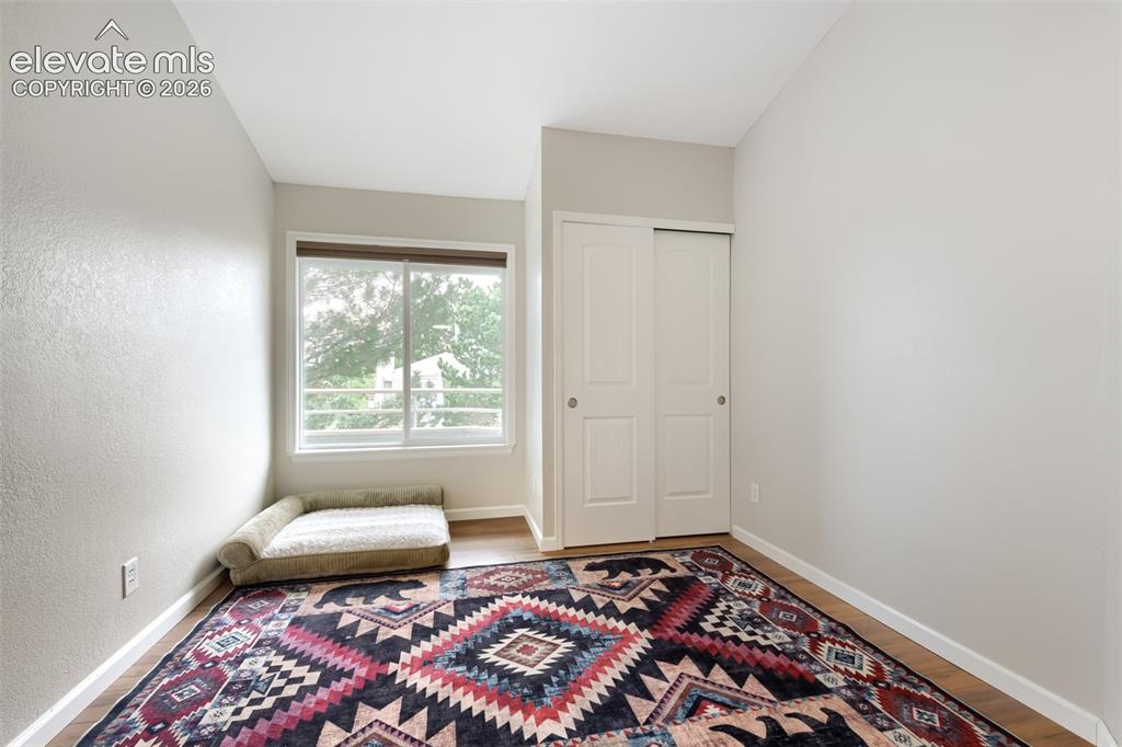 Image 17 of 27: Bedroom