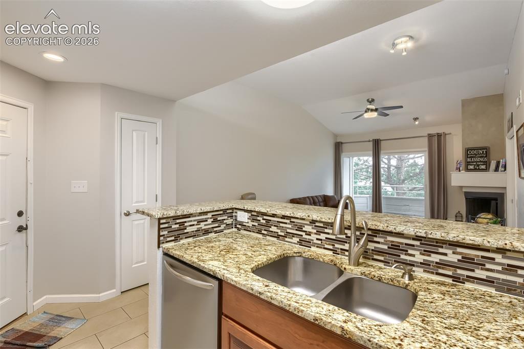 Image 8 of 27: Kitchen