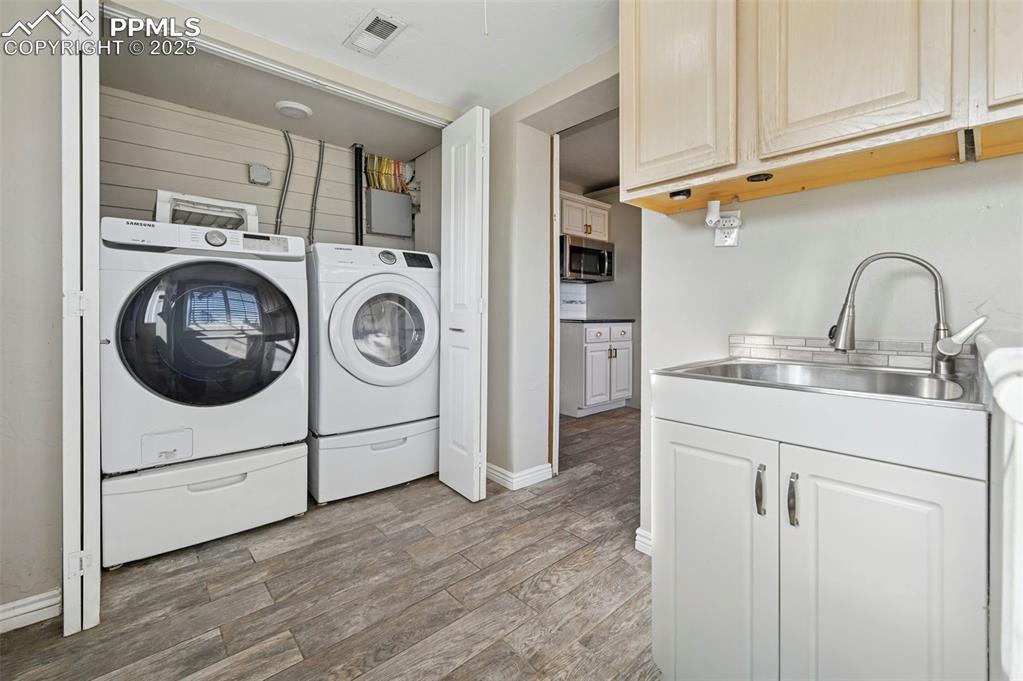 Image 18 of 46: Laundry