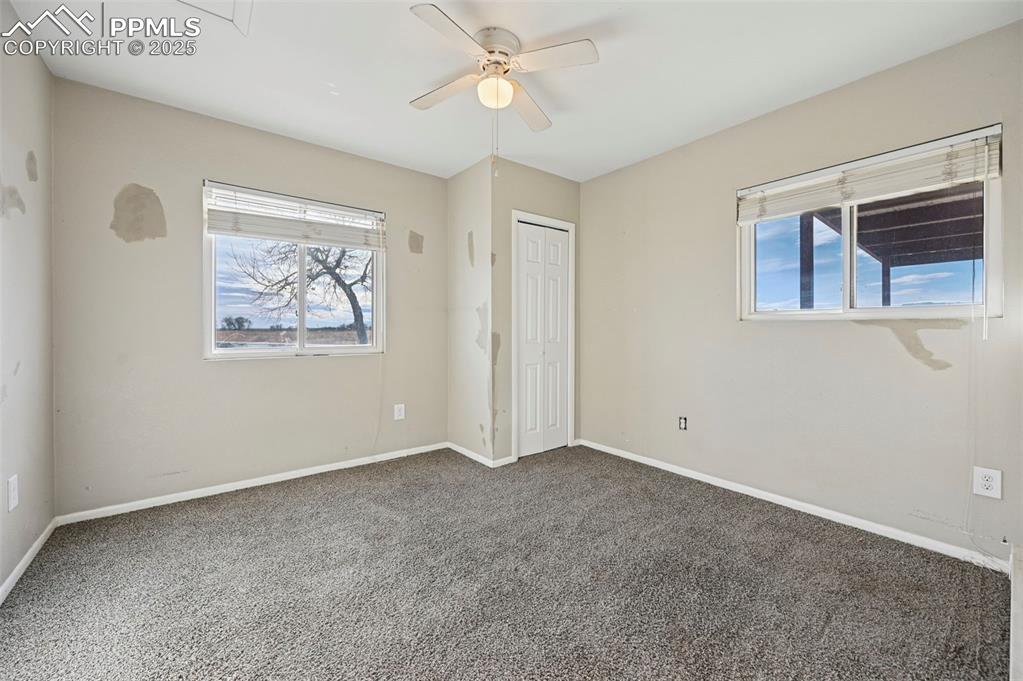 Image 35 of 46: Bedroom