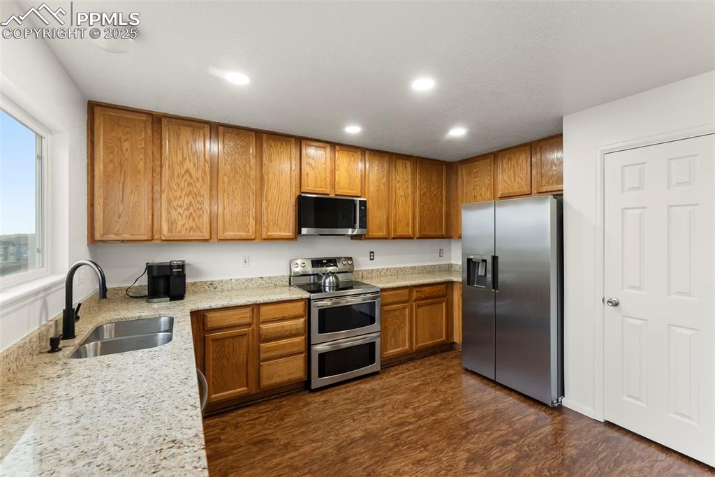 Image 7 of 28: Brand new granite counter tops