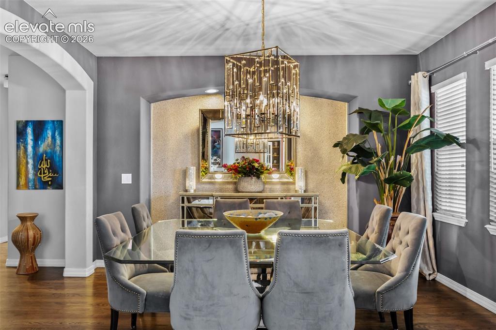 Image 13 of 41: Dining Area