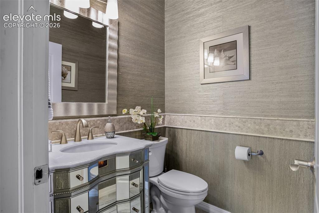 Image 15 of 41: Bathroom