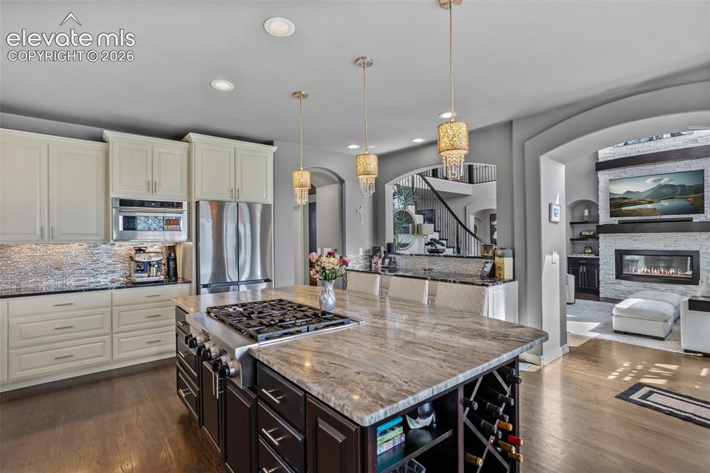 Image 9 of 41: Kitchen