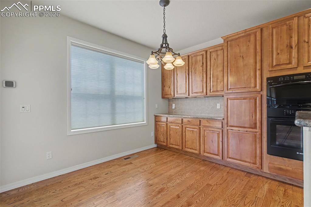 Image 11 of 48: Kitchen