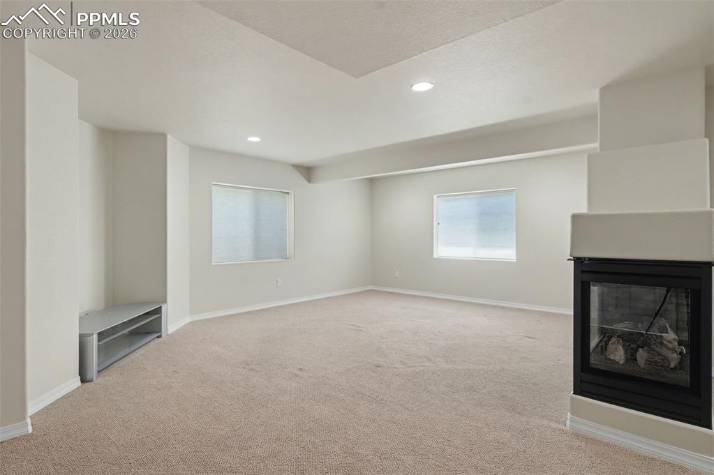 Image 26 of 48: Living Room