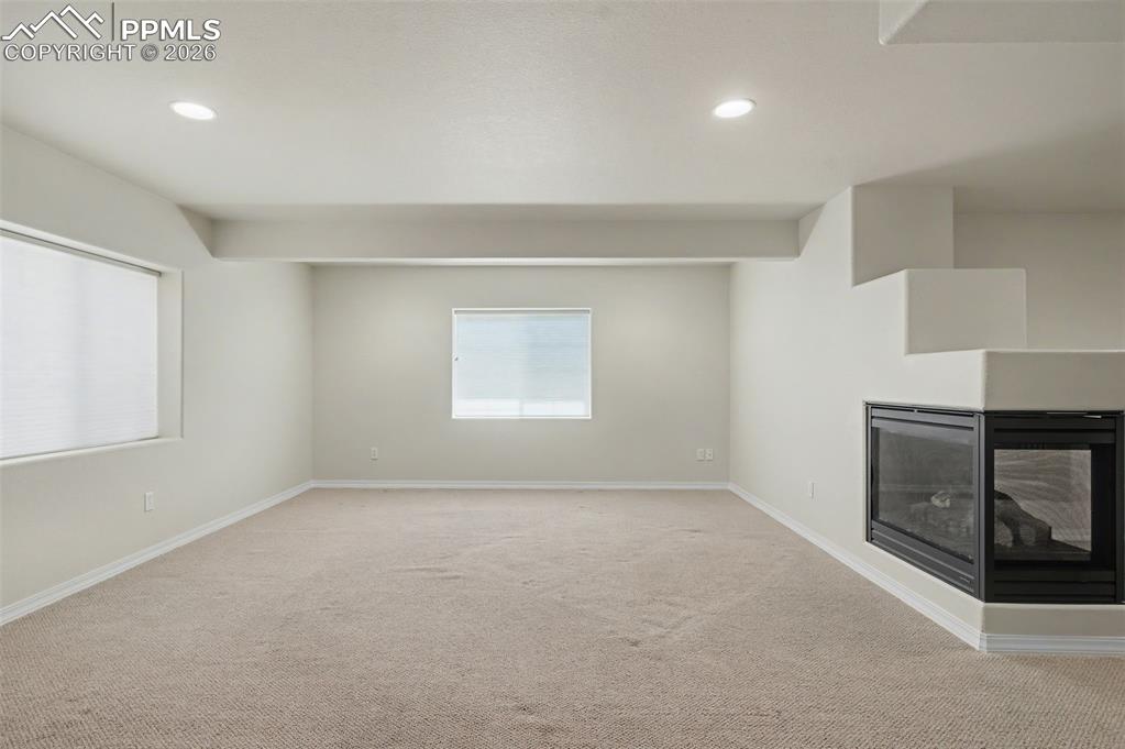 Image 27 of 48: Living Room