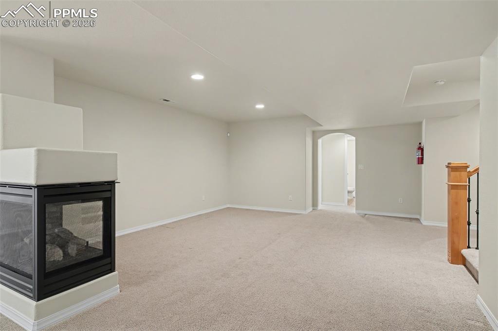 Image 28 of 48: Living Room