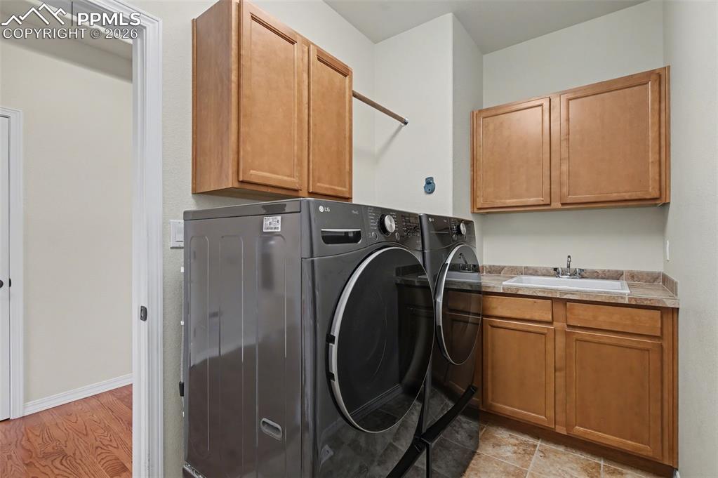 Image 30 of 48: Laundry