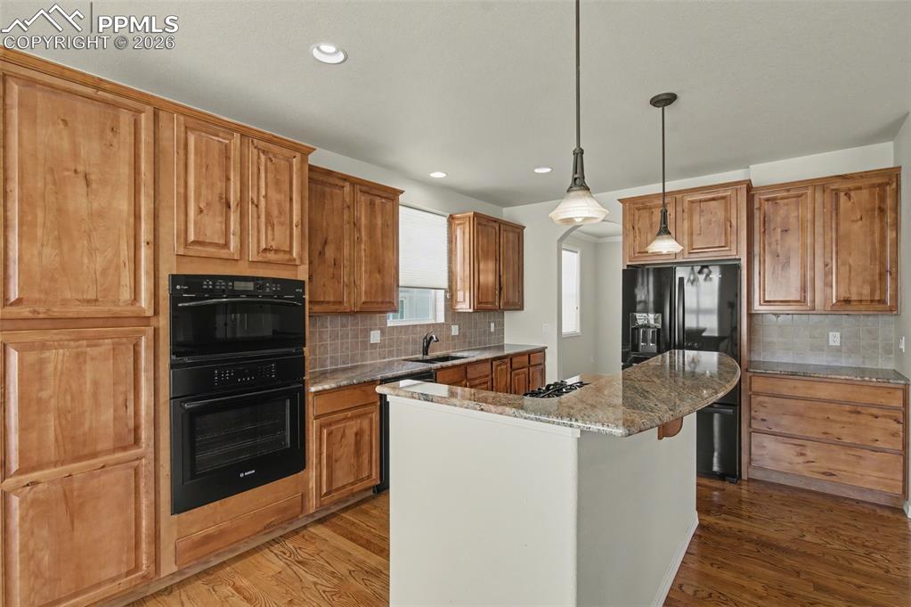 Image 6 of 48: Kitchen