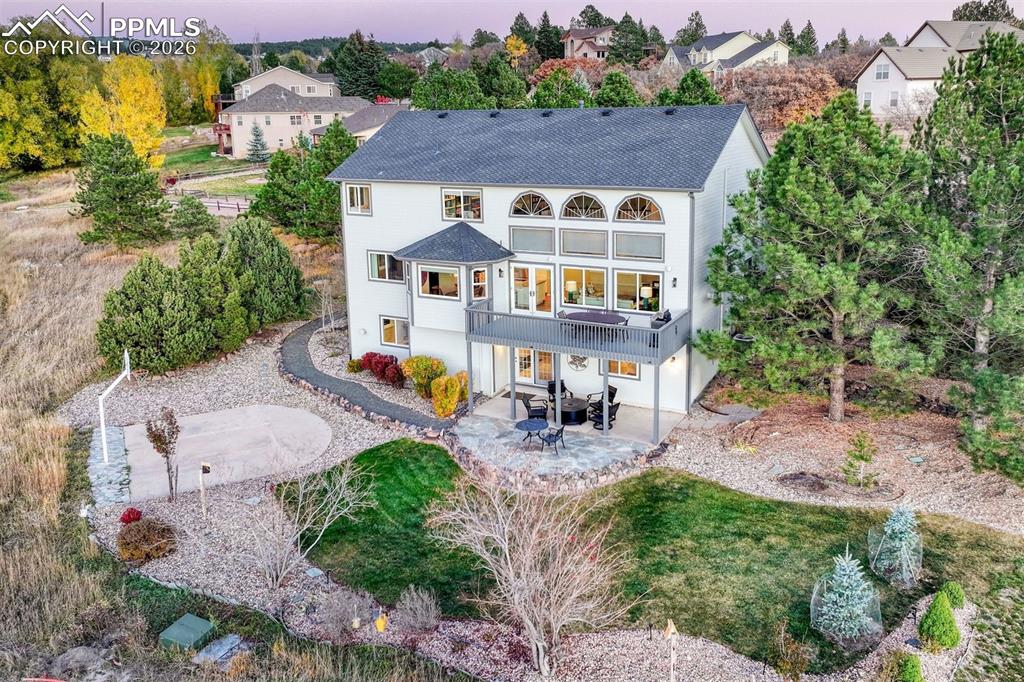 Image 34 of 41: Back of Structure