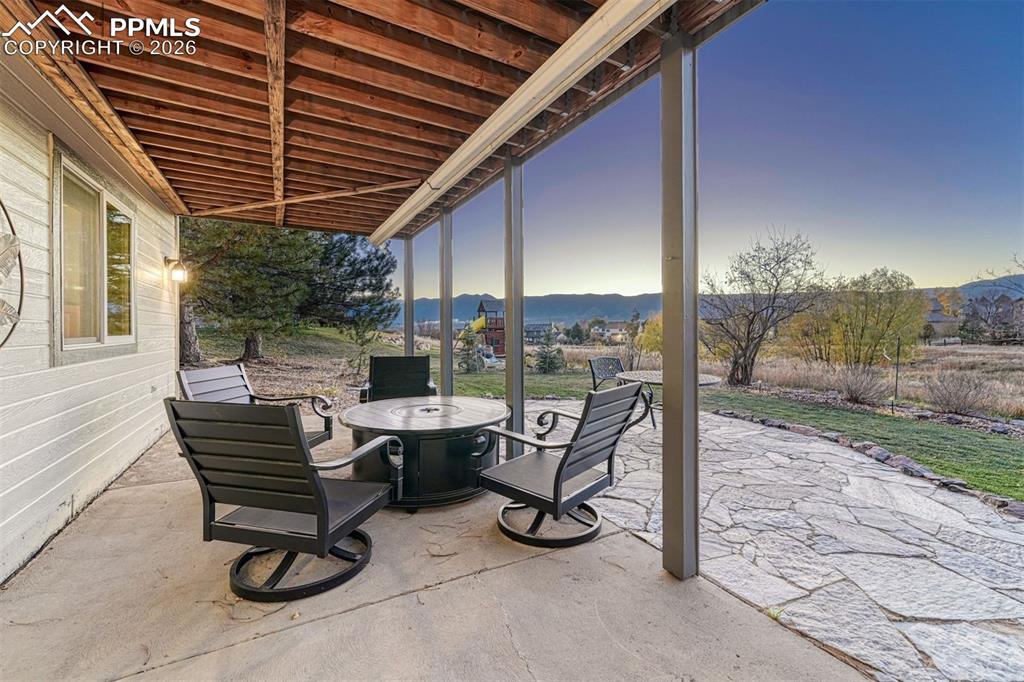 Image 40 of 41: Patio