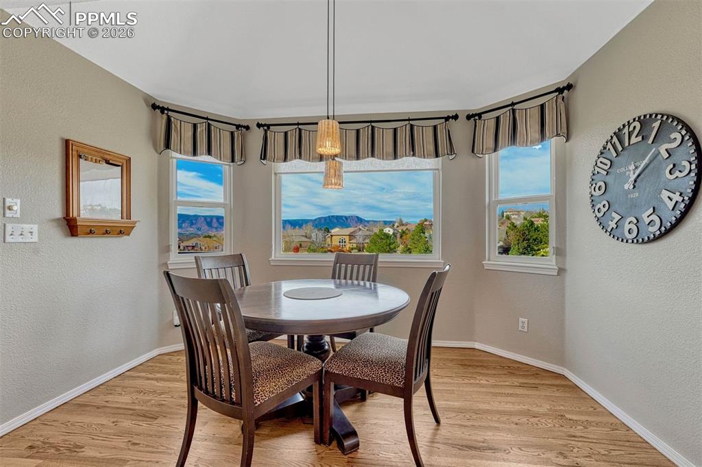 Image 5 of 41: Dining Area