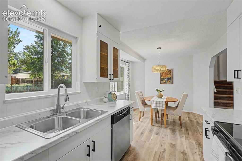 Image 11 of 37: Kitchen